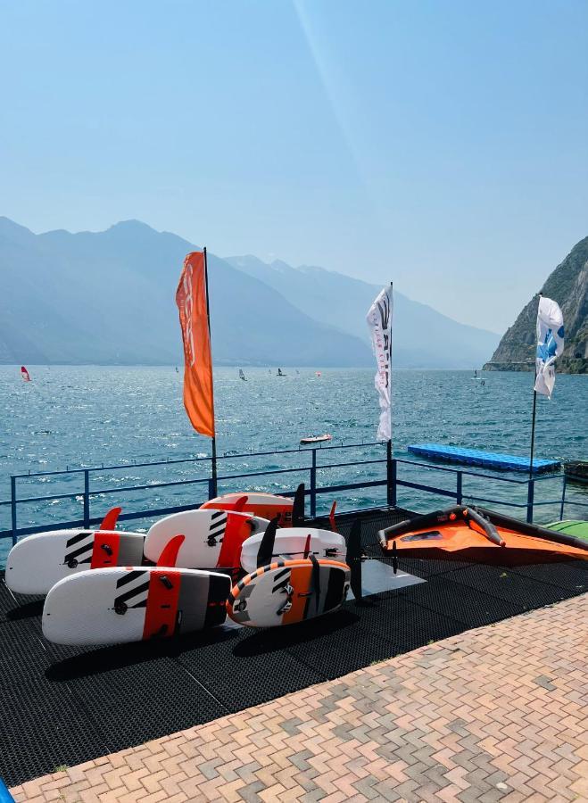 Surf Hotel Pier - Montagnoli Group Лімоне-суль-Гарда Екстер'єр фото