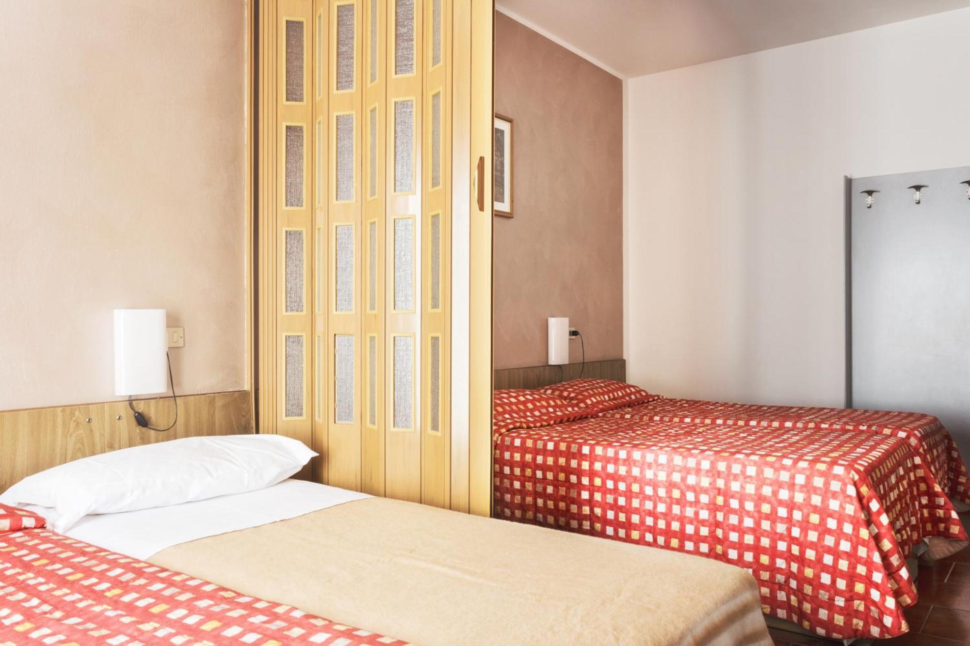 Surf Hotel Pier - Montagnoli Group Лімоне-суль-Гарда Номер фото