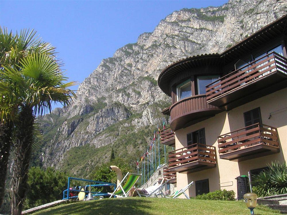 Surf Hotel Pier - Montagnoli Group Лімоне-суль-Гарда Екстер'єр фото