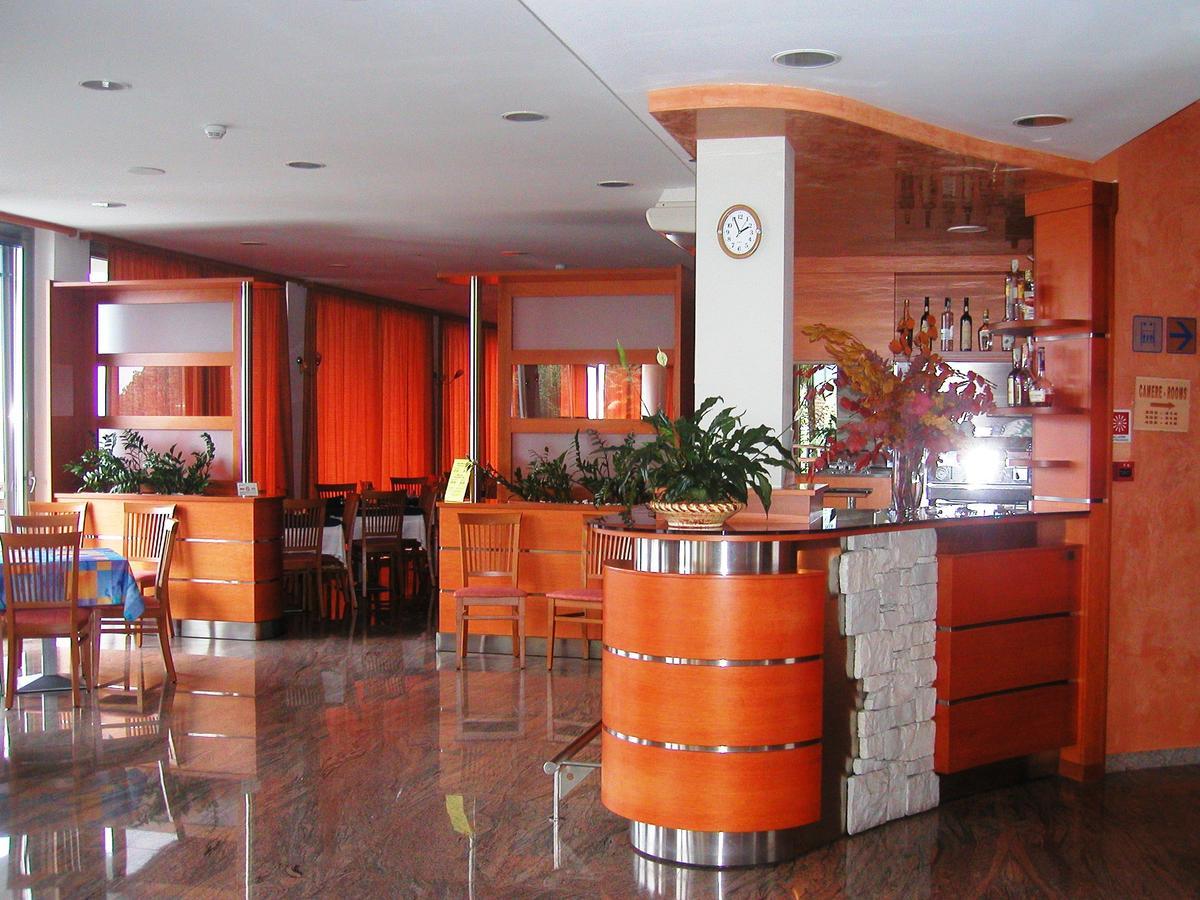 Surf Hotel Pier - Montagnoli Group Лімоне-суль-Гарда Екстер'єр фото
