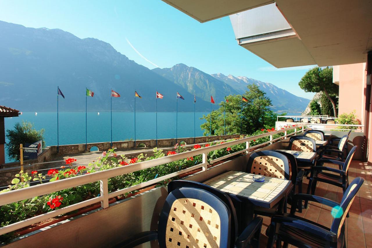 Surf Hotel Pier - Montagnoli Group Лімоне-суль-Гарда Екстер'єр фото