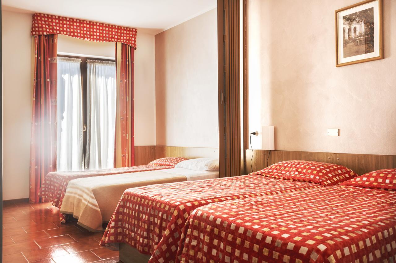 Surf Hotel Pier - Montagnoli Group Лімоне-суль-Гарда Номер фото