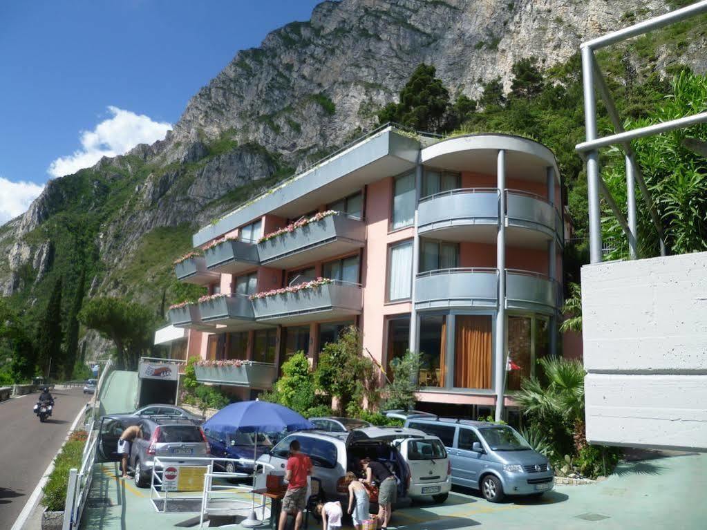 Surf Hotel Pier - Montagnoli Group Лімоне-суль-Гарда Екстер'єр фото